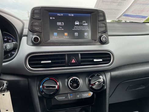 Used 2018 Hyundai Kona SE FWD image 24