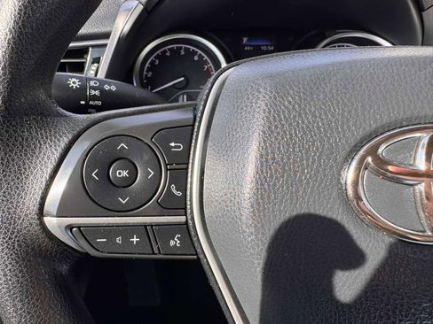 Used 2022 Toyota Camry LE image 27