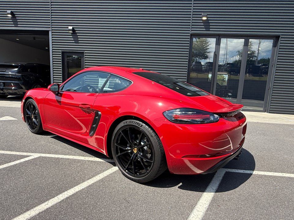 Certified 2025 Porsche 718 Cayman RWD image 3