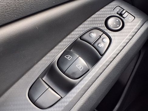 New 2026 Nissan Altima 2.5 SV FWD image 17