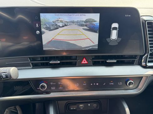 Used 2025 Kia Sportage EX AWD/4WD image 18