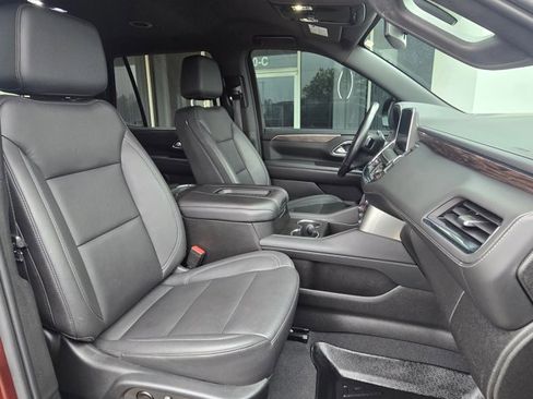 Used 2022 Chevrolet Tahoe Z71 w/ Luxury Package AWD/4WD image 20