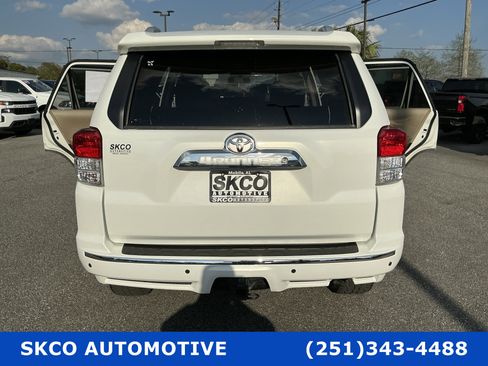 Used 2011 Toyota 4Runner SR5 image 32