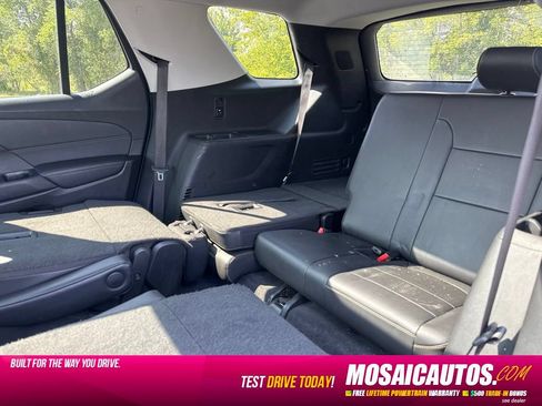 Used 2021 Chevrolet Traverse LT w/ LT Premium Package AWD/4WD image 6