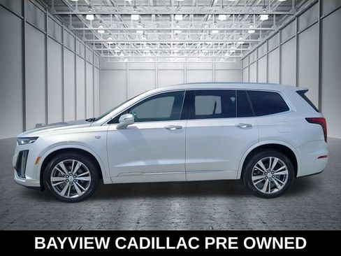 Used 2020 Cadillac XT6 Premium Luxury FWD image 2
