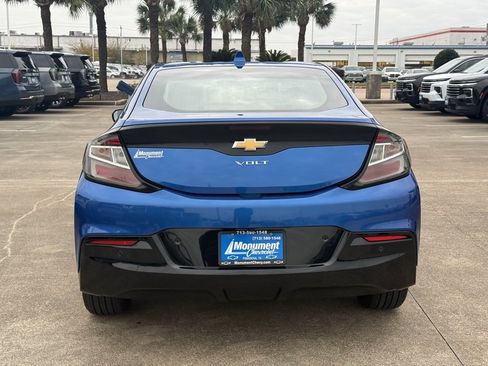 Used 2017 Chevrolet Volt Premier w/ Driver Confidence II Package image 12