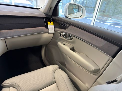 New 2026 Volvo XC90 T8 Ultra w/ Protection Package Premier image 23