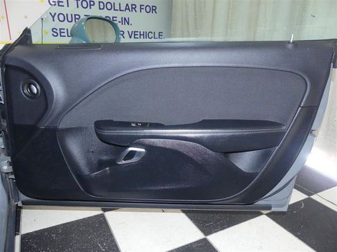 Used 2017 Dodge Challenger R/T image 21