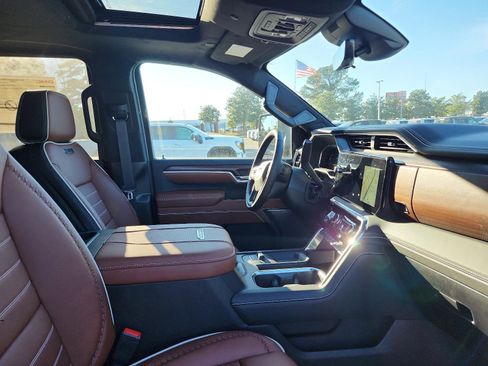 New 2026 GMC Sierra 3500 Denali Ultimate image 7