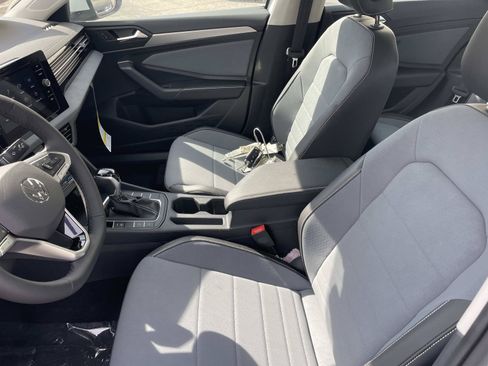 New 2026 Volkswagen Jetta SE FWD image 22