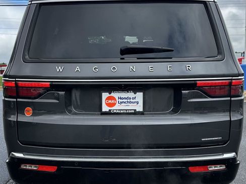 Used 2024 Jeep Wagoneer Series II w/ Flexible Seating Group image 4