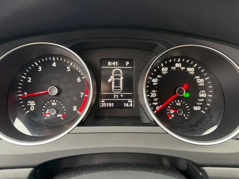 Used 2017 Volkswagen Jetta SE FWD image 18