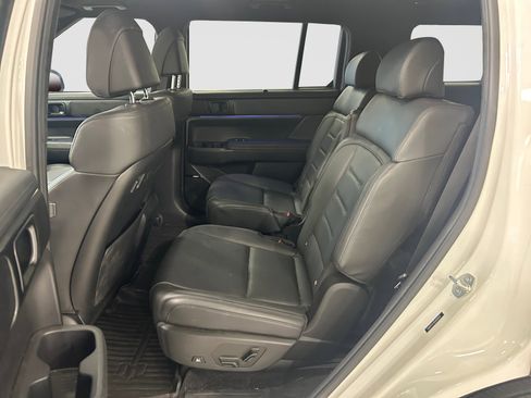 Used 2025 Hyundai Santa Fe Calligraphy FWD image 12