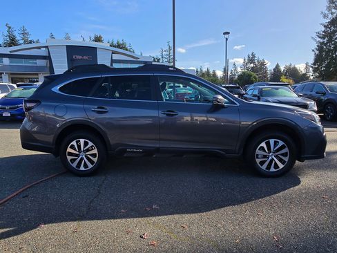 Used 2021 Subaru Outback Premium image 8
