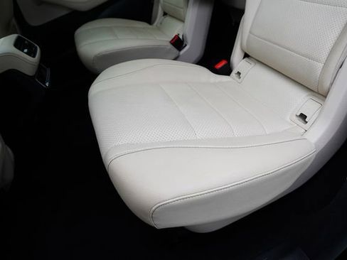 Used 2023 Mercedes-Benz GLS 450 4MATIC image 24