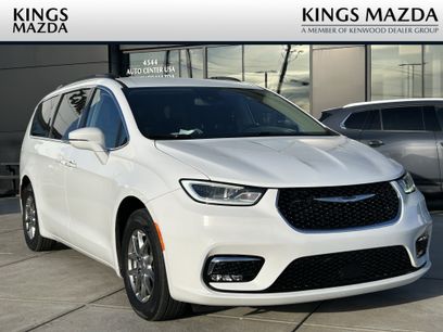 Used 2021 Chrysler Pacifica Touring w/ Cold Weather Group