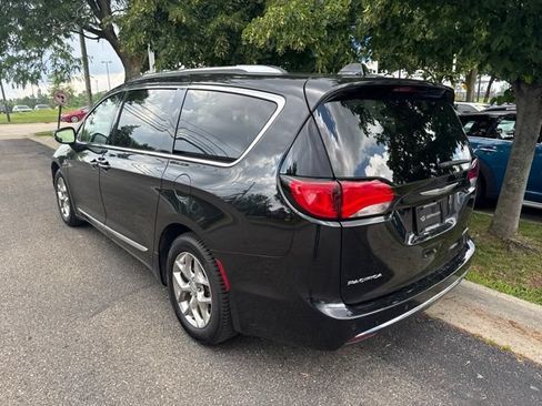 Used 2019 Chrysler Pacifica Limited FWD image 20
