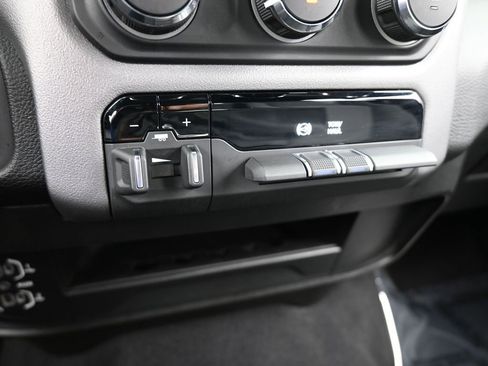 Used 2024 RAM 2500 Big Horn image 26