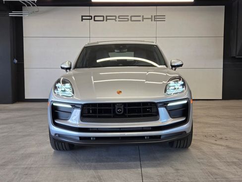 New 2026 Porsche Macan Base image 26