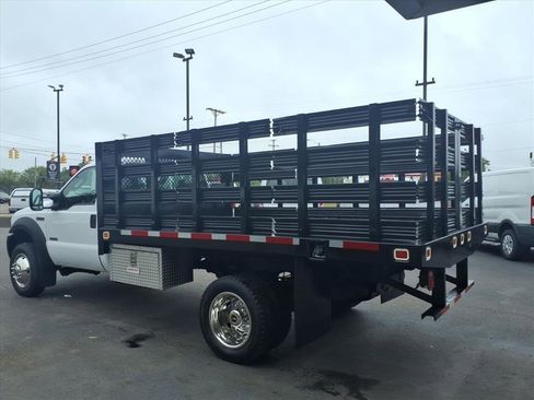 Used 2006 Ford F550 2WD Regular Cab Super Duty image 4