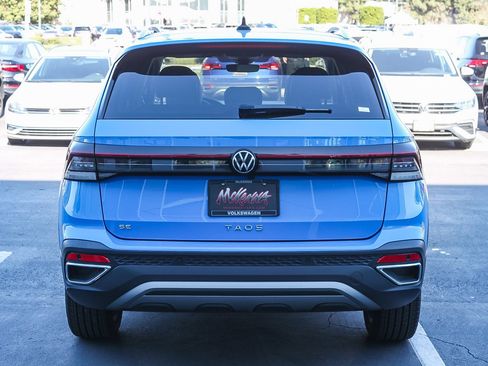 Used 2025 Volkswagen Taos SE image 7