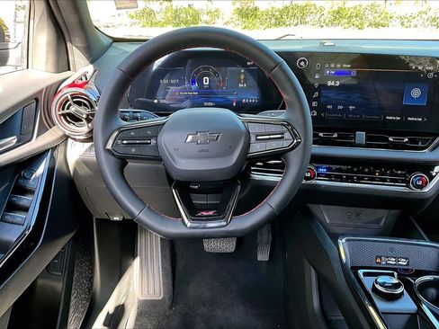 Used 2025 Chevrolet Equinox RS w/ Convenience Package III image 8