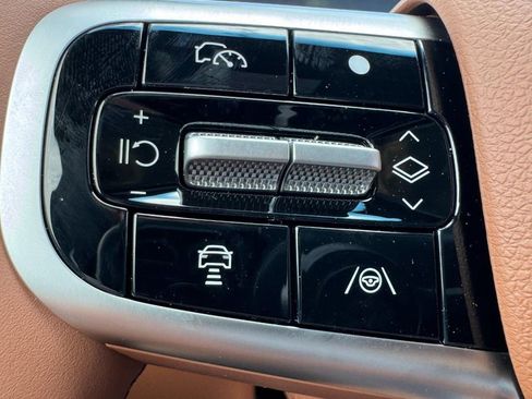 Used 2026 Genesis GV70 2.5T Advanced image 12