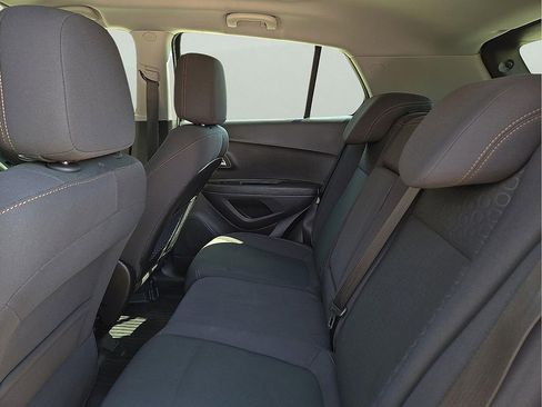Used 2019 Chevrolet Trax LS FWD image 10
