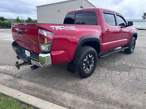 Used 2022 Toyota Tacoma TRD Off-Road AWD/4WD image 11