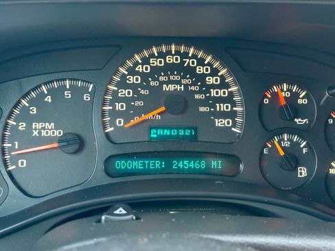 Used 2004 Chevrolet Tahoe LT w/ LT Preferred Equipment Group image 11