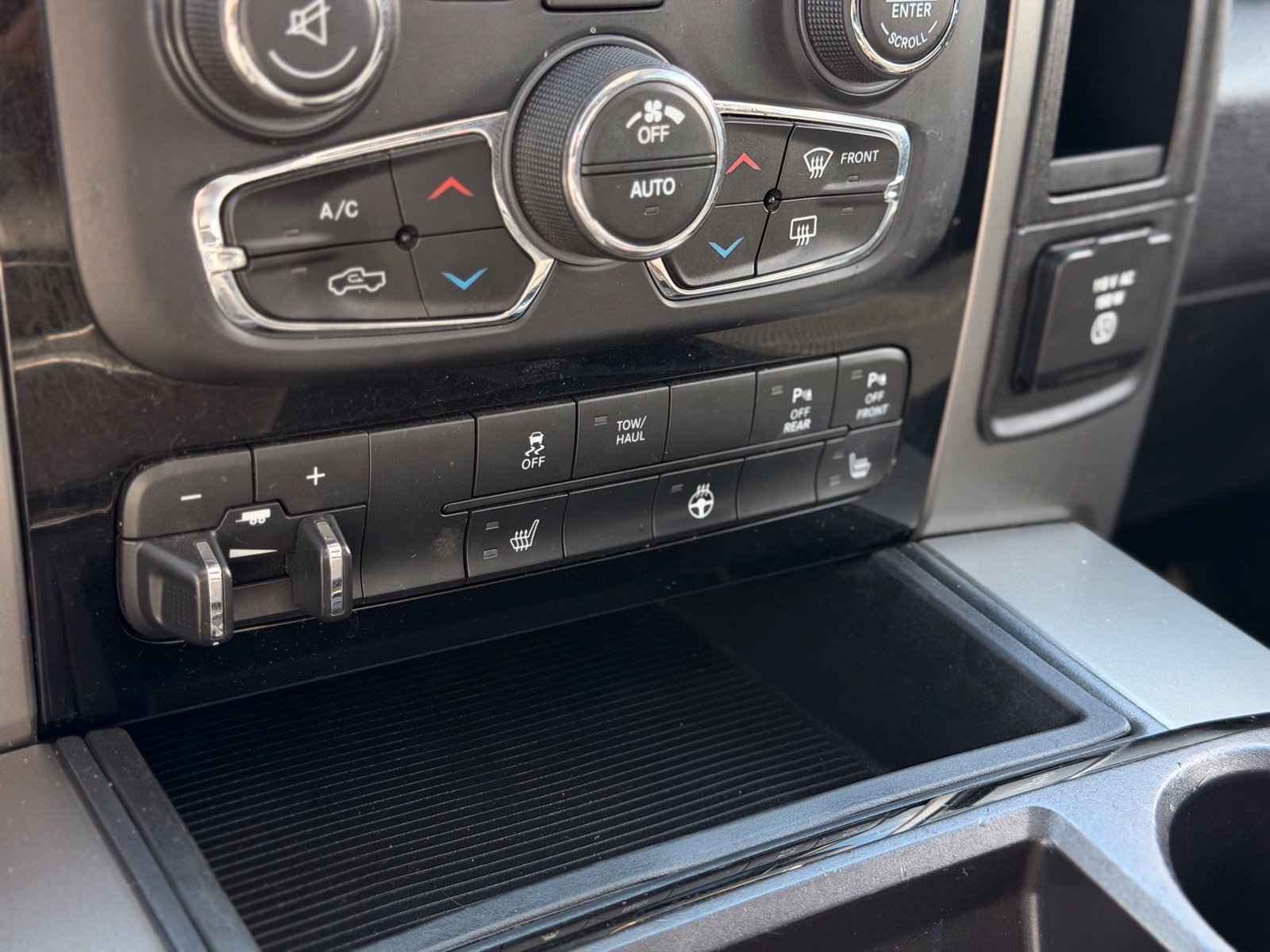 Used 2014 RAM 1500 Sport w/ Trailer Tow Group AWD/4WD image 44