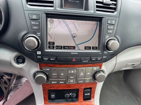 Used 2009 Toyota Highlander Limited AWD/4WD image 29