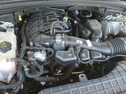 Used 2023 Jeep Grand Cherokee L Limited AWD/4WD image 28