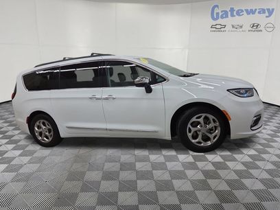 Used 2023 Chrysler Pacifica Limited