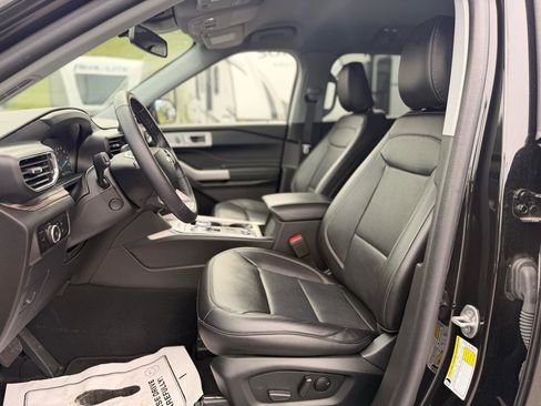 Used 2023 Ford Explorer Limited w/ Equipment Group 301A AWD/4WD image 11