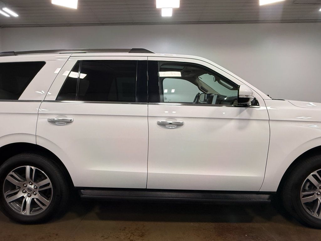 Used 2024 Ford Expedition Limited AWD/4WD image 32