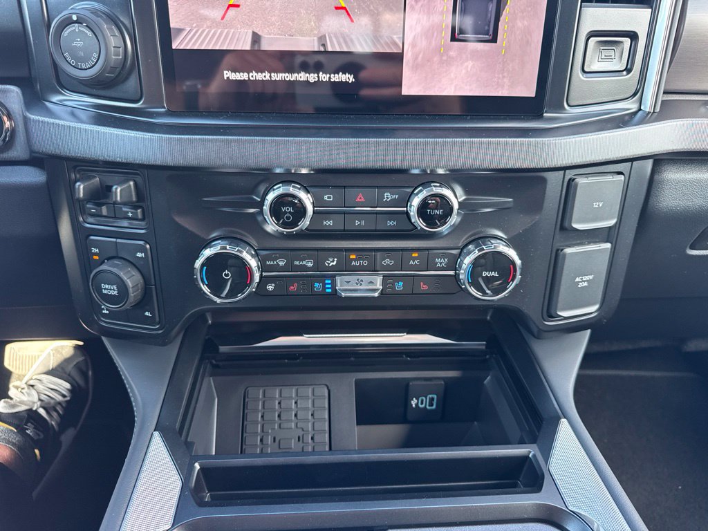 New 2026 Ford F250 Platinum w/ FX4 Off-Road Package AWD/4WD image 27