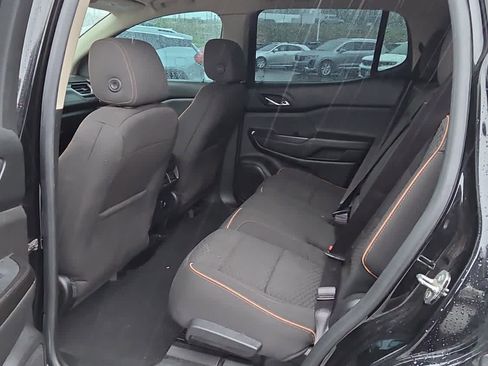 Used 2017 GMC Acadia SLE w/ Driver Alert Package I AWD/4WD image 6