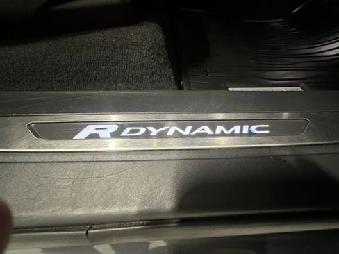 Used 2019 Land Rover Range Rover Velar R-Dynamic SE image 10