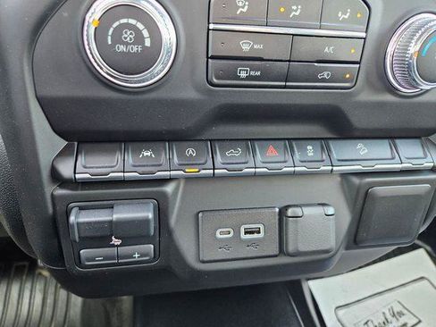 Used 2023 GMC Sierra 1500 Pro w/ Pro Value Package AWD/4WD image 23