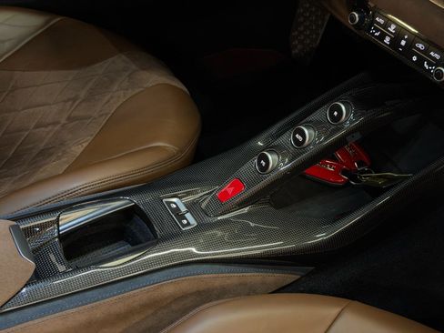 Used 2019 Ferrari 812 Superfast RWD image 34