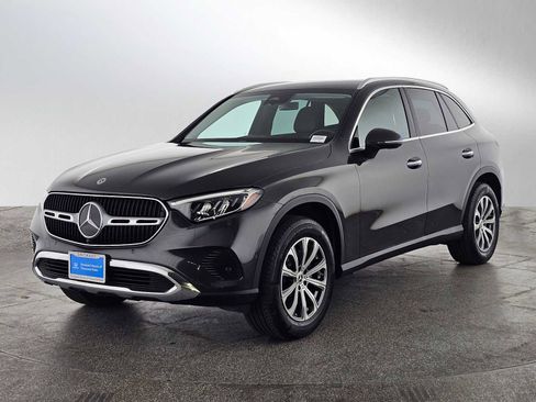 Used 2024 Mercedes-Benz GLC 300 4MATIC image 3