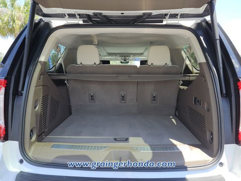 Used 2021 GMC Yukon XL Denali w/ Denali Premium Package RWD image 13