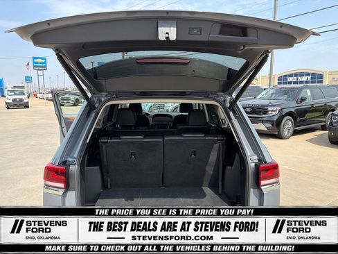 Used 2025 Volkswagen Atlas SE AWD/4WD image 39