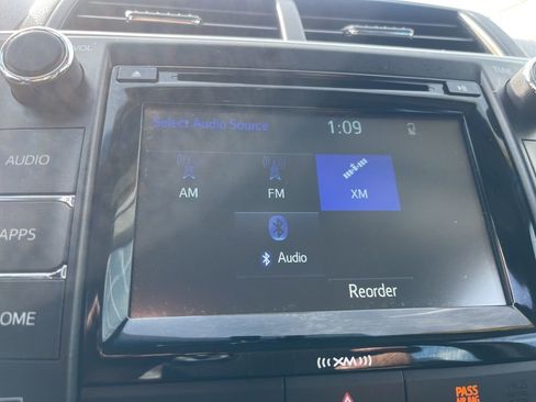 Used 2017 Toyota Camry XLE image 20