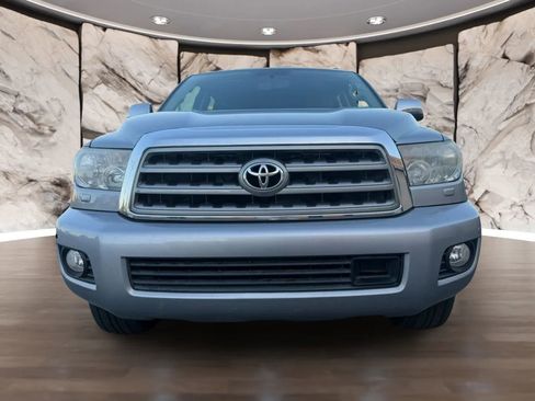 Used 2016 Toyota Sequoia Platinum AWD/4WD image 2