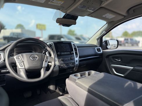 Used 2021 Nissan Titan SV w/ Accessory Utility Package RWD image 31