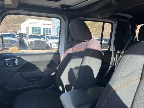 New 2026 Jeep Gladiator Mojave image 13
