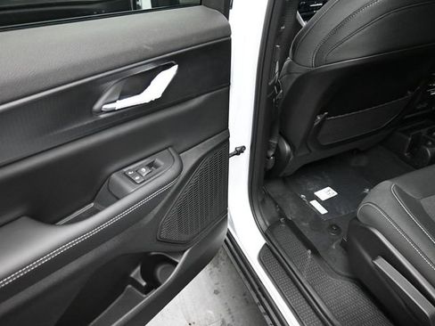 New 2026 Jeep Grand Cherokee L Laredo AWD/4WD image 18