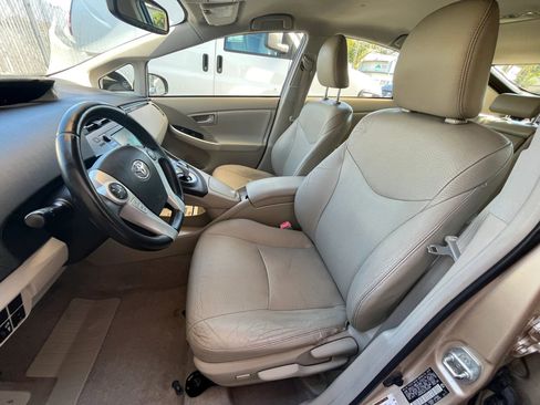 Used 2010 Toyota Prius Five image 11